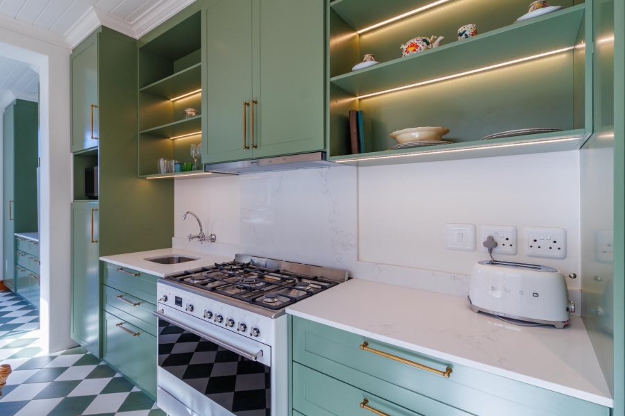 To Let 4 Bedroom Property for Rent in Gardens Western Cape